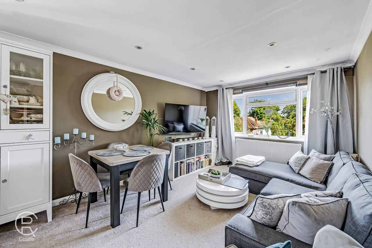 2 bed flat for sale — Manor Court Road, London, W7 3HD