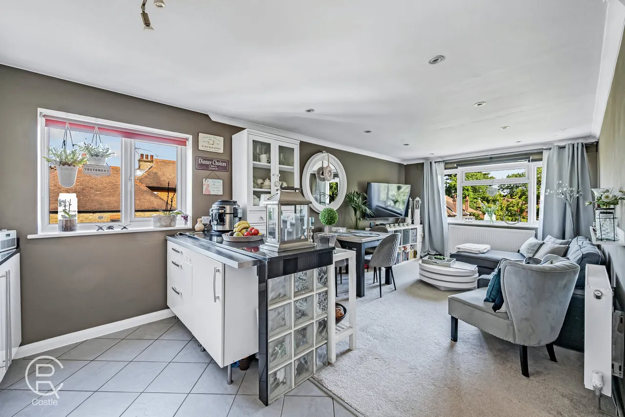 Manor Court Road, London, W7 3HD, photo 4