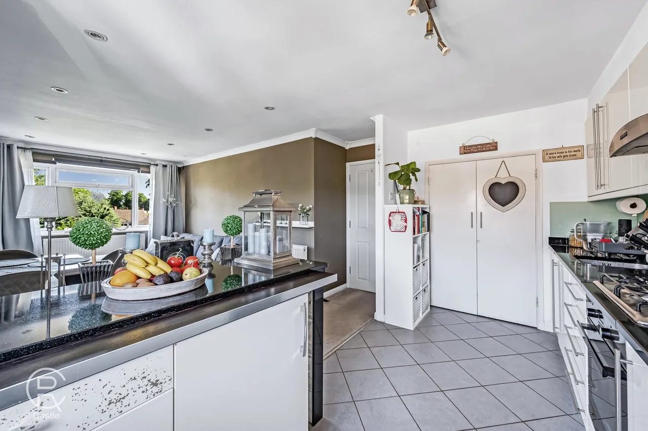 Manor Court Road, London, W7 3HD, photo 6