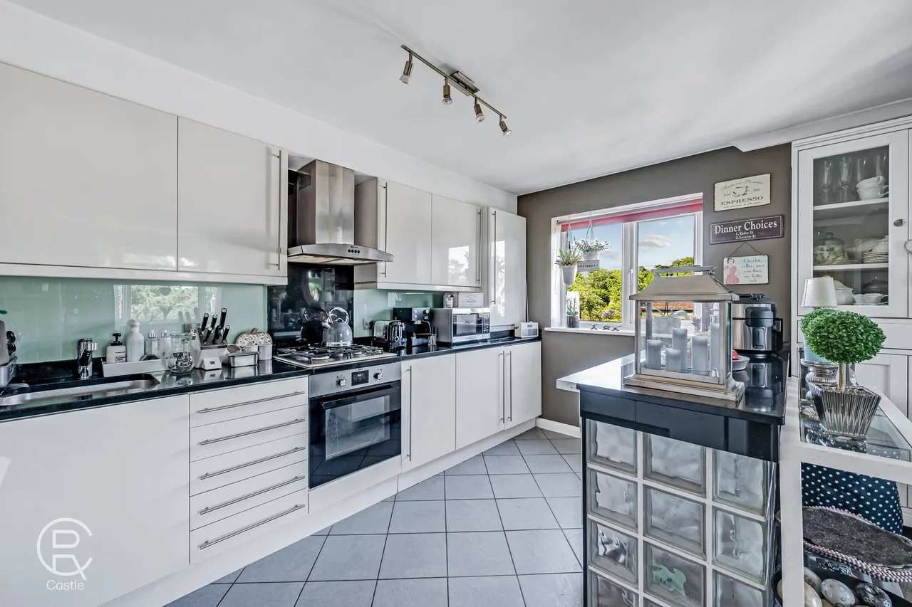 Manor Court Road, London, W7 3HD, photo 7