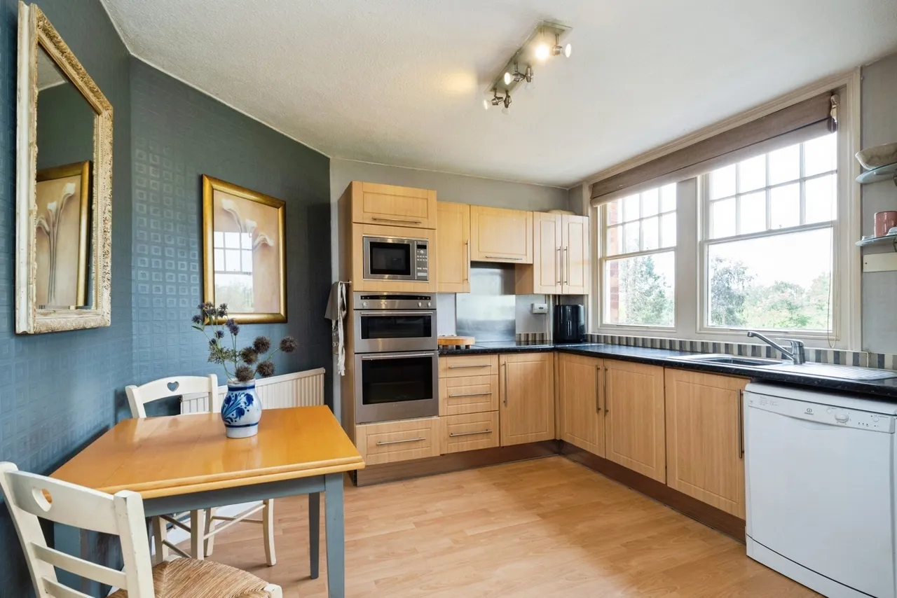 High Street, Burwash, TN19, photo 3