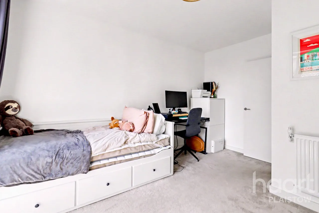 Thunderer Street, London, E13, photo 18