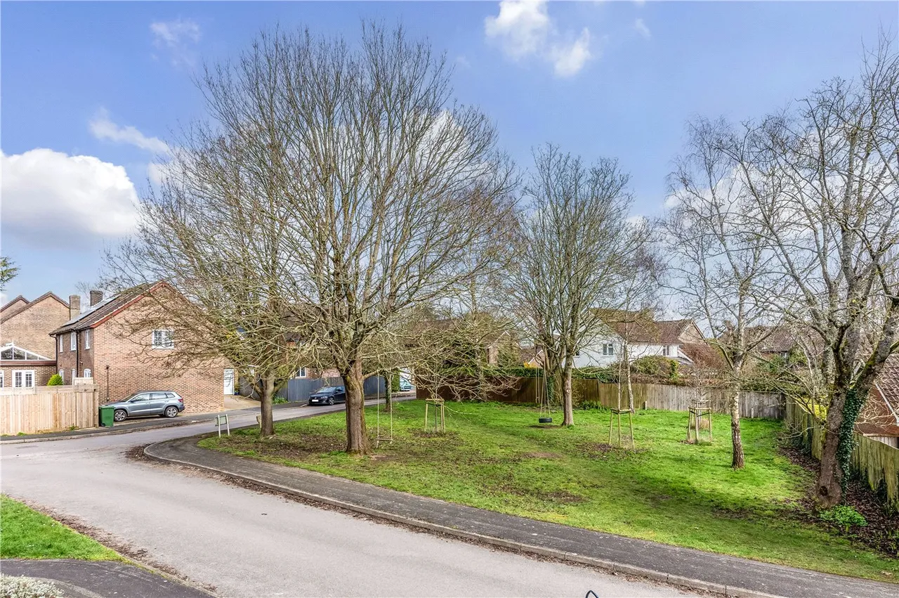 Waverley Drive, South Wonston, Winchester, Hampshire, SO21, photo 10