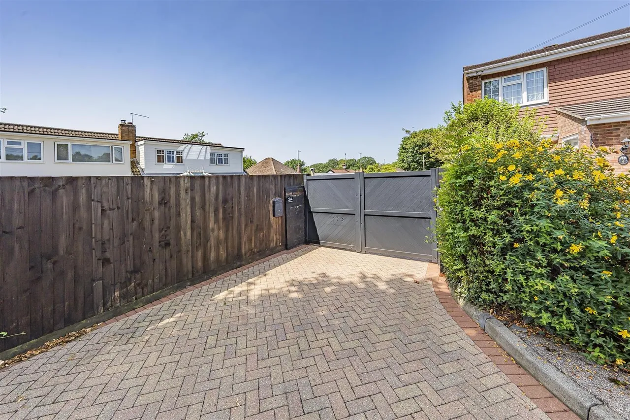 Reedham Close Bricket Wood, St. Albans, Hertfordshire AL2 3QT, photo 17