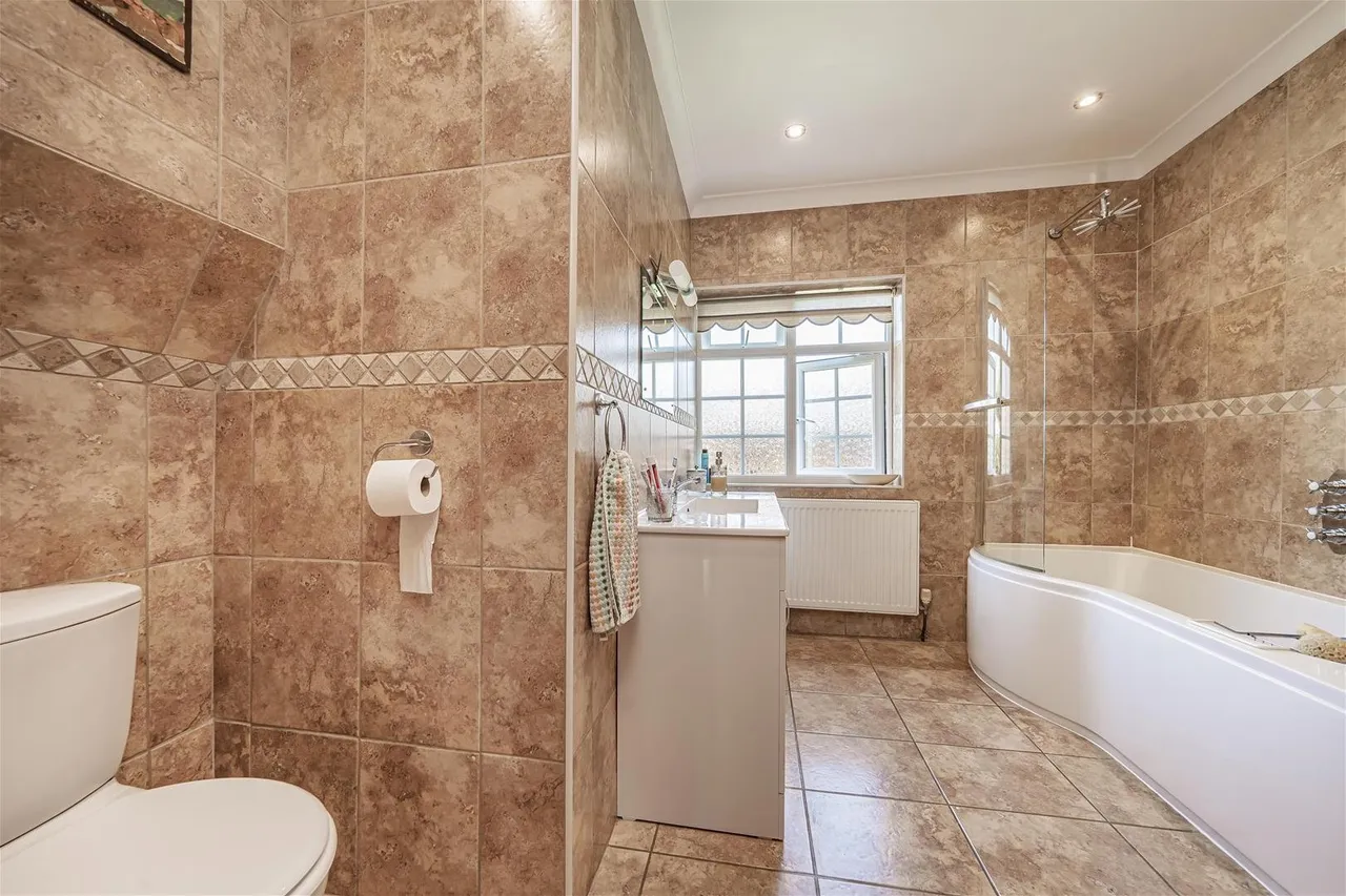 Reedham Close Bricket Wood, St. Albans, Hertfordshire AL2 3QT, photo 9
