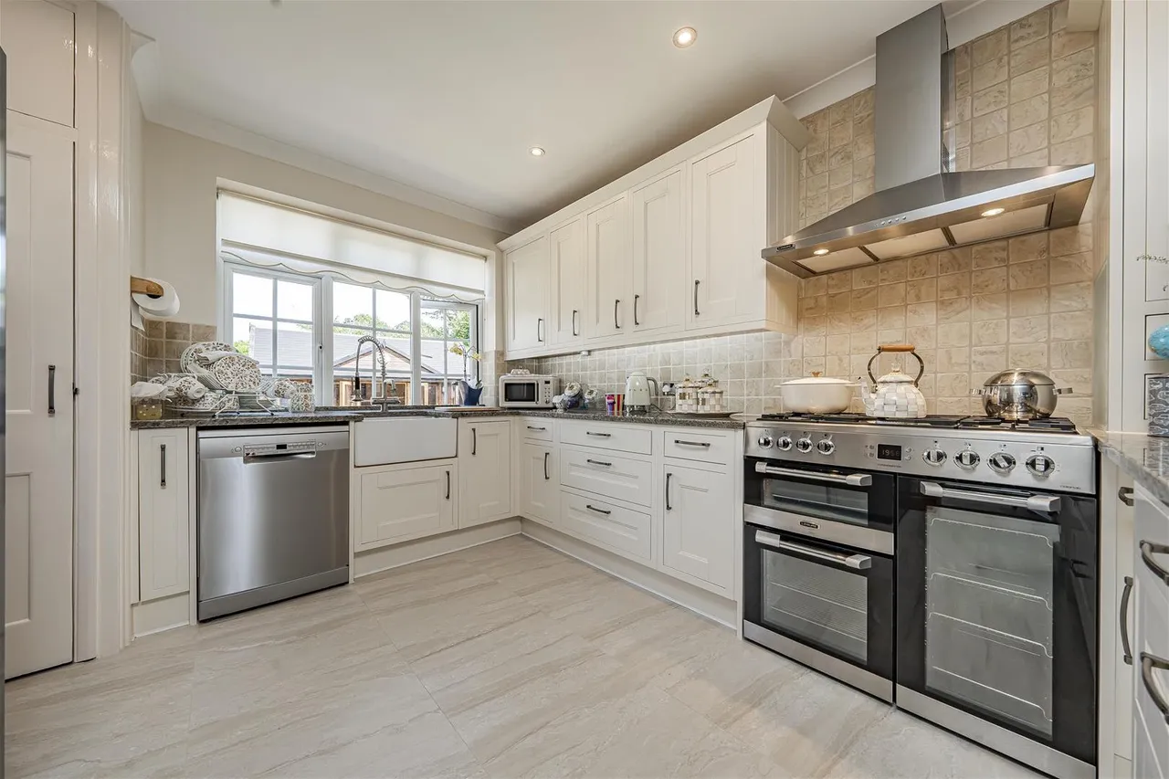 Reedham Close Bricket Wood, St. Albans, Hertfordshire AL2 3QT, photo 4