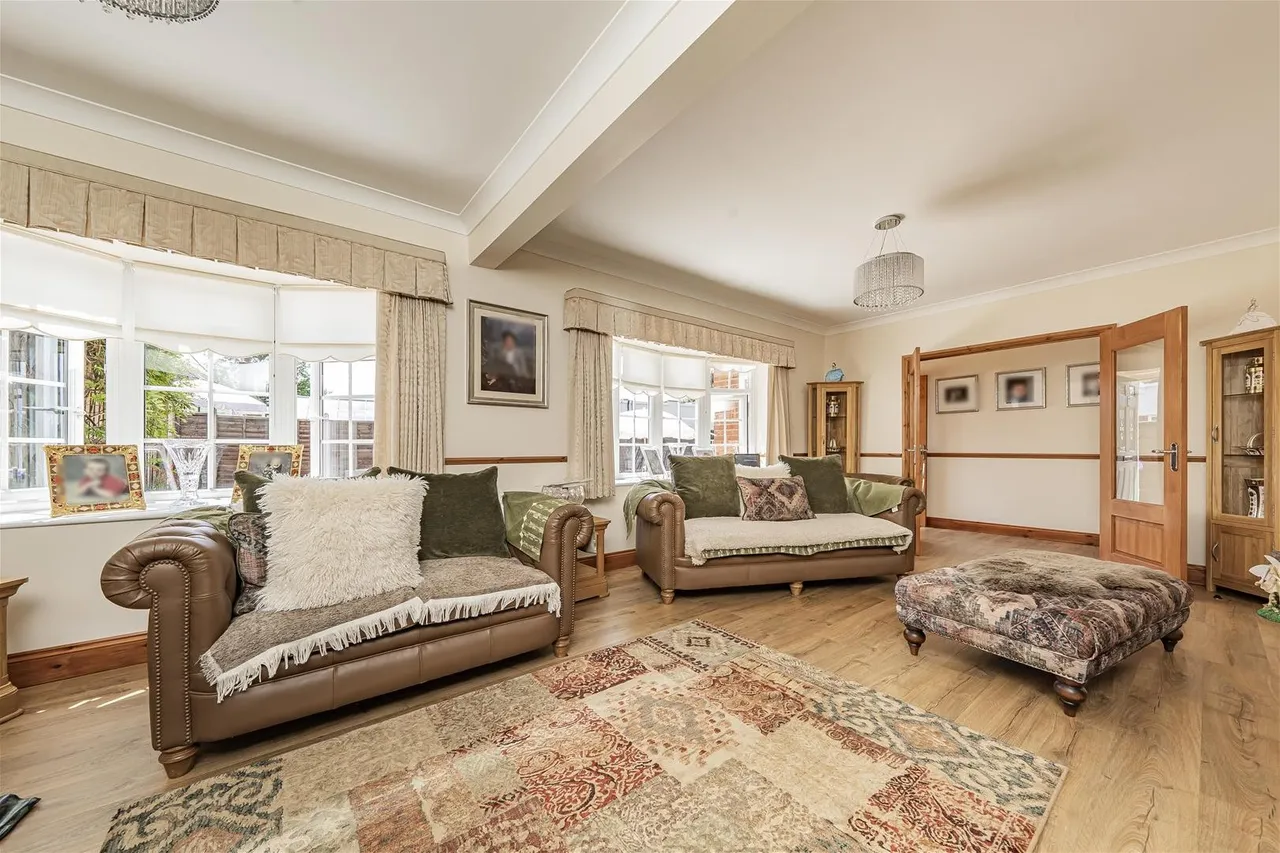 Reedham Close Bricket Wood, St. Albans, Hertfordshire AL2 3QT, photo 2
