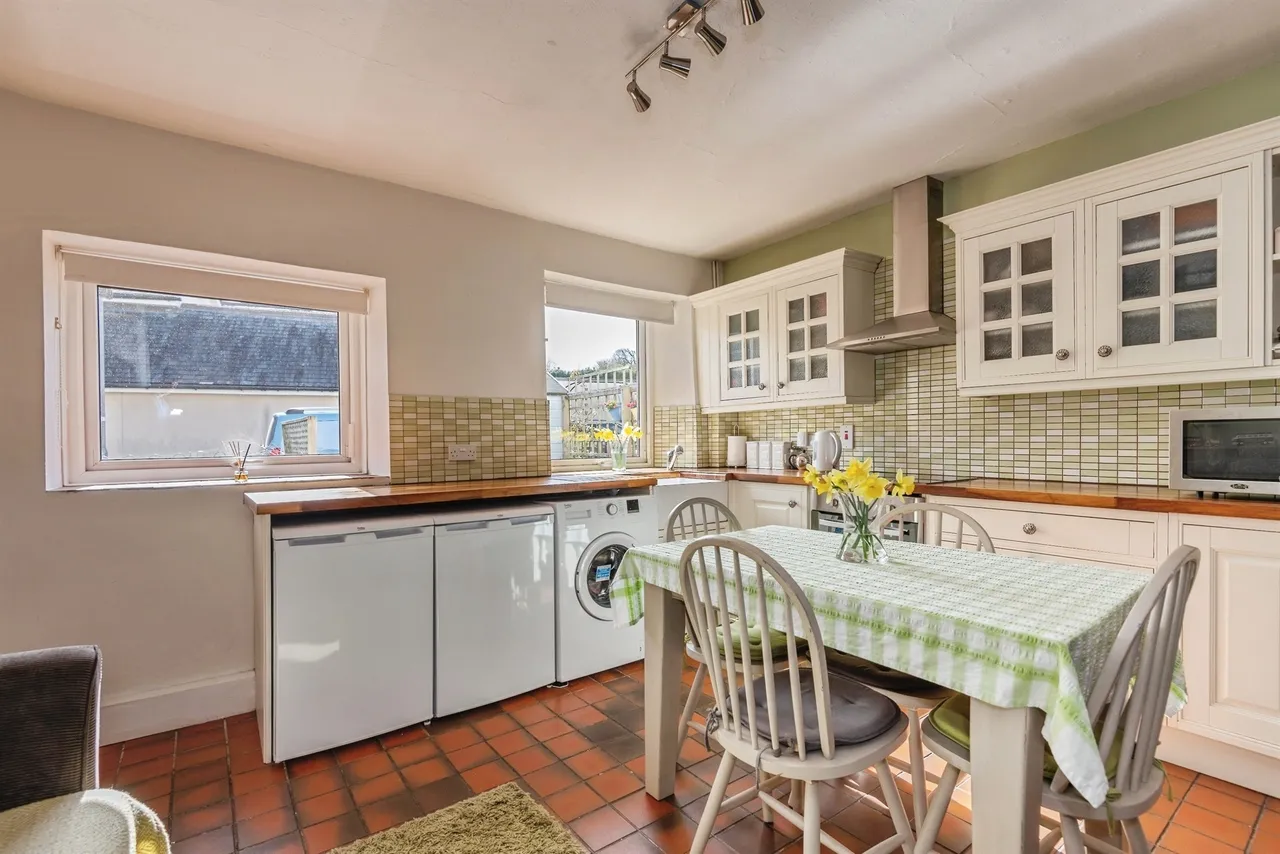 Newton Square, Bampton, Tiverton, photo 4