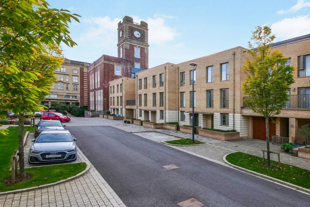 3 bed house for sale — Clock Tower Way, York