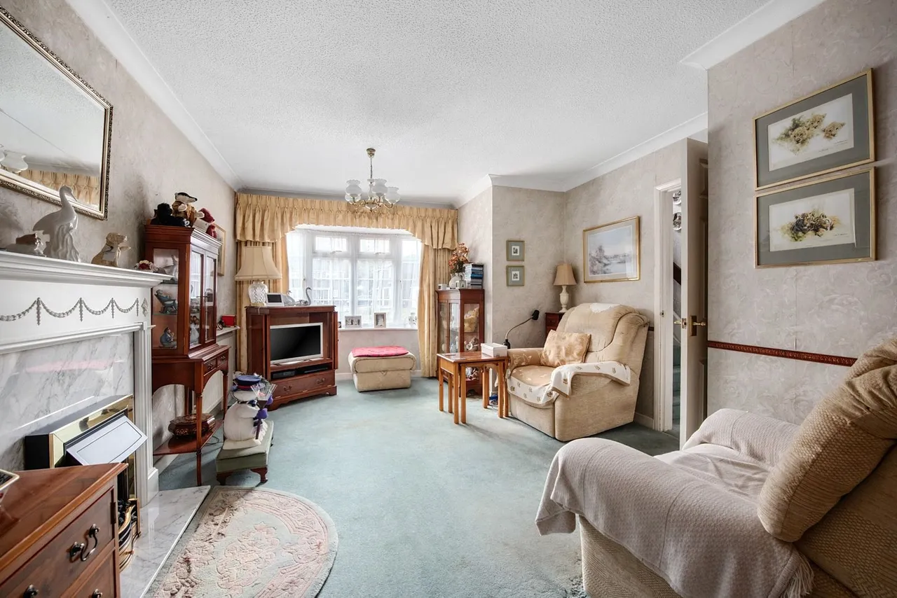 Burnsall Close, Farnborough, Hampshire, GU14 8NN, photo 2