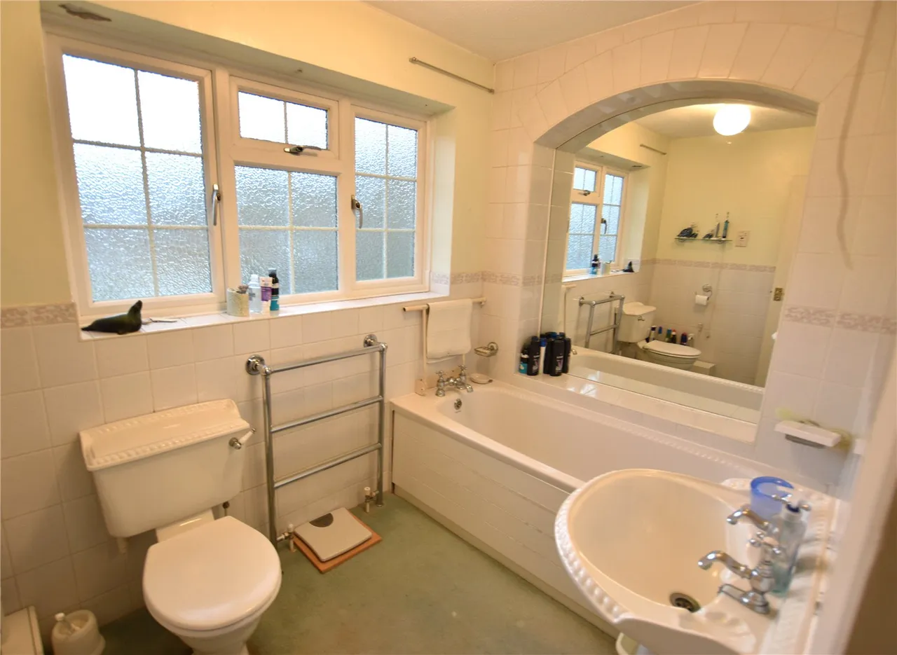 Burnsall Close, Farnborough, Hampshire, GU14 8NN, photo 7