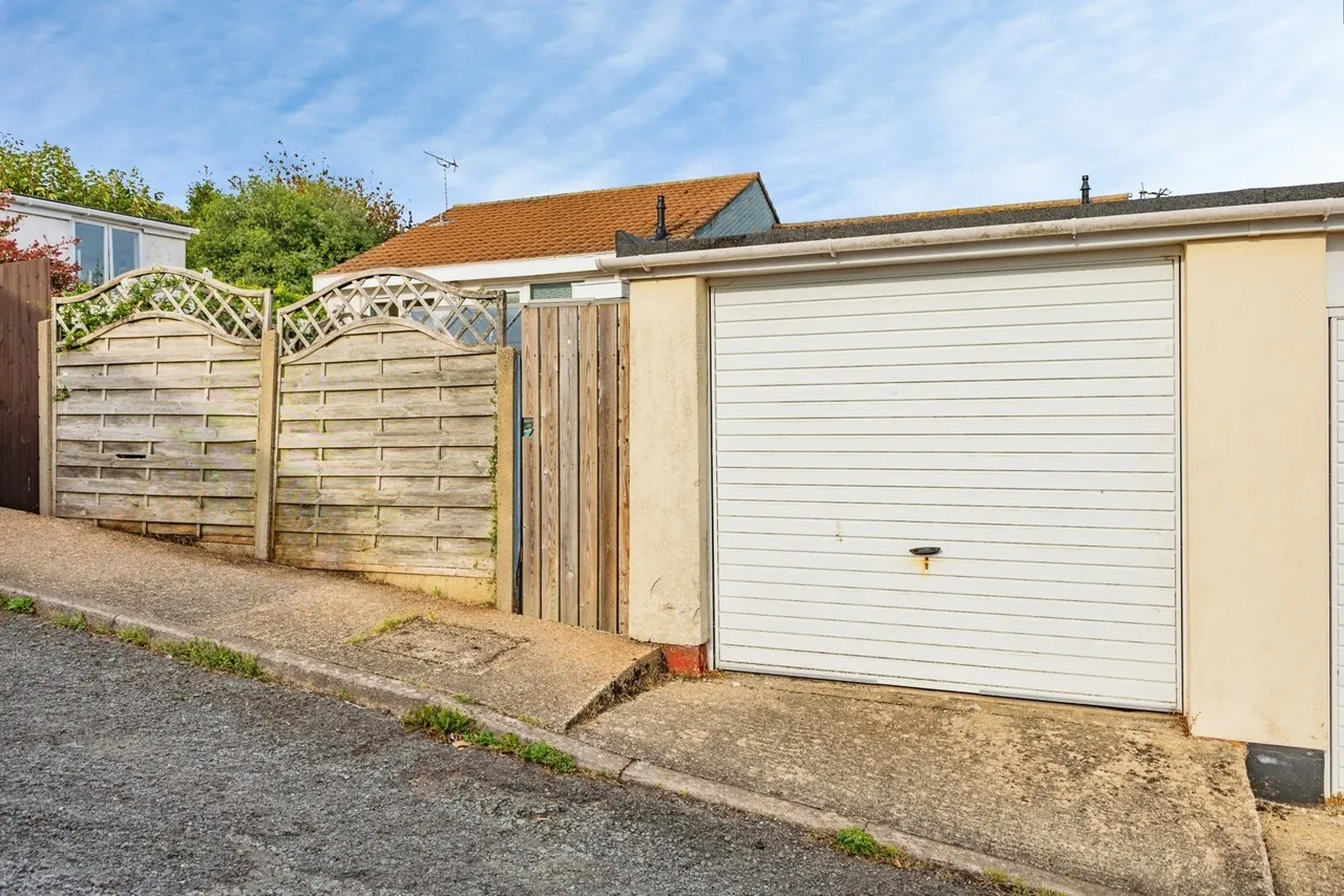Velland Avenue, Torquay, TQ2, photo 3