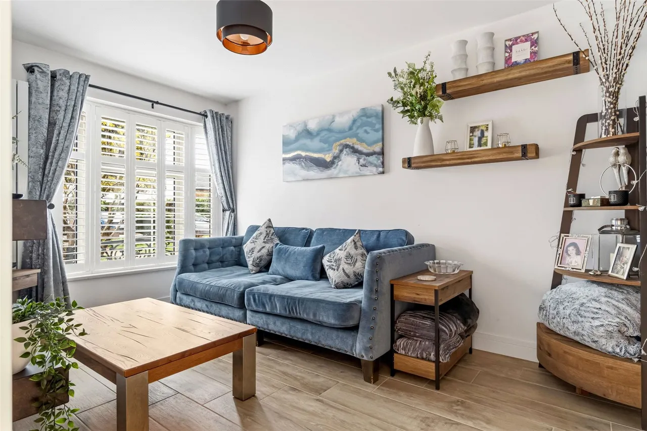 Chatsworth Place, Teddington, TW11 8NQ, photo 3