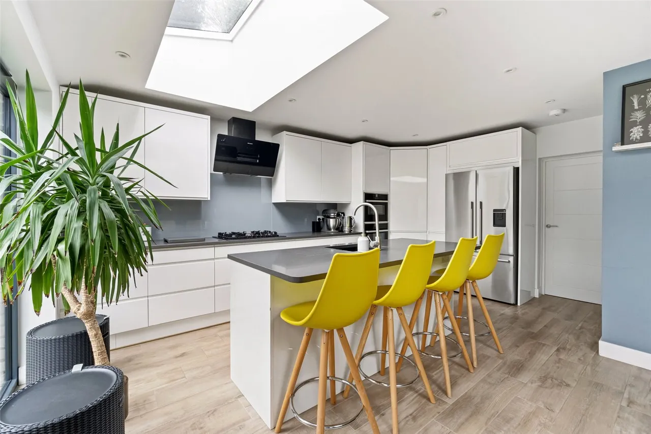 Chatsworth Place, Teddington, TW11 8NQ, photo 4
