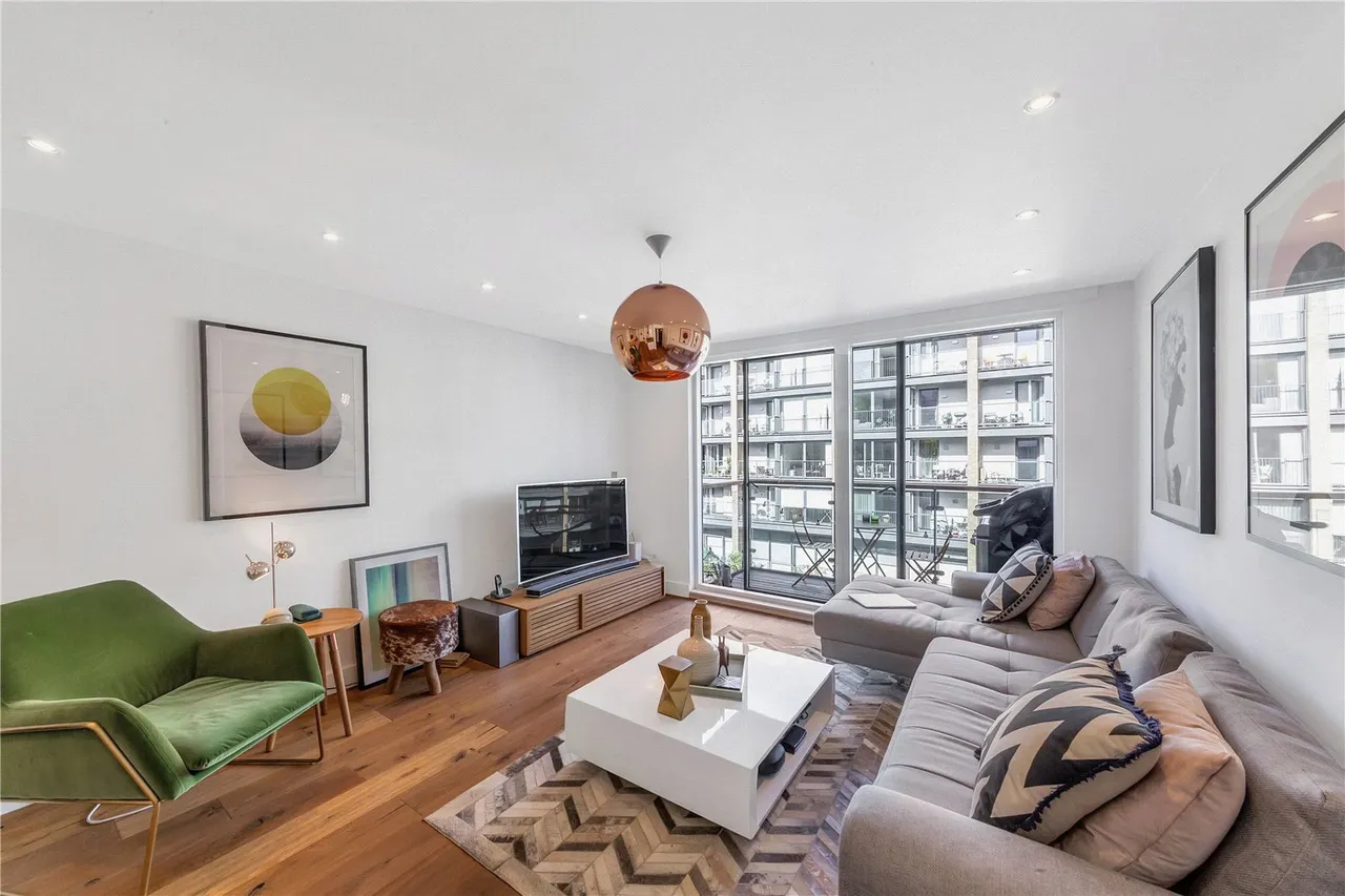 2 bed flat to rent, Orsman Road, Haggerston, N1