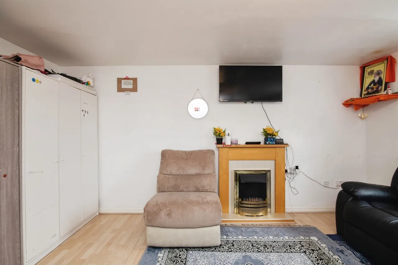 Gladstone Street, West Bromwich, B71, photo 8