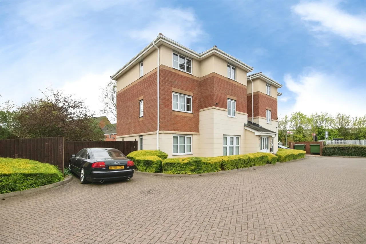 2 bed flat for sale, Gladstone Street, West Bromwich, B71