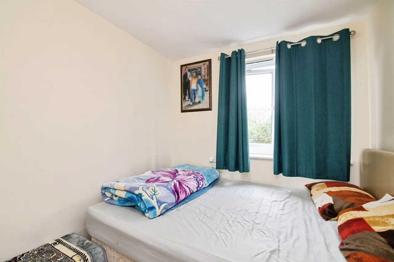 Gladstone Street, West Bromwich, B71, photo 11