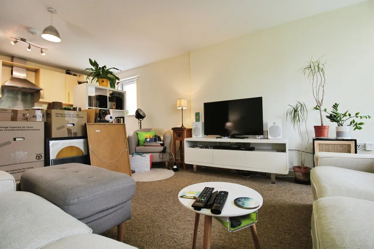 Reresby Court, Cardiff, photo 2
