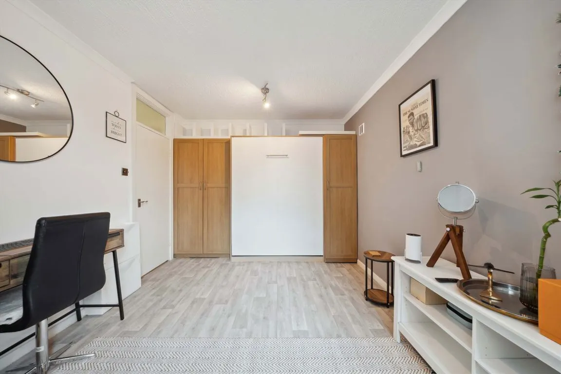 Sutherland Road, W13, photo 4