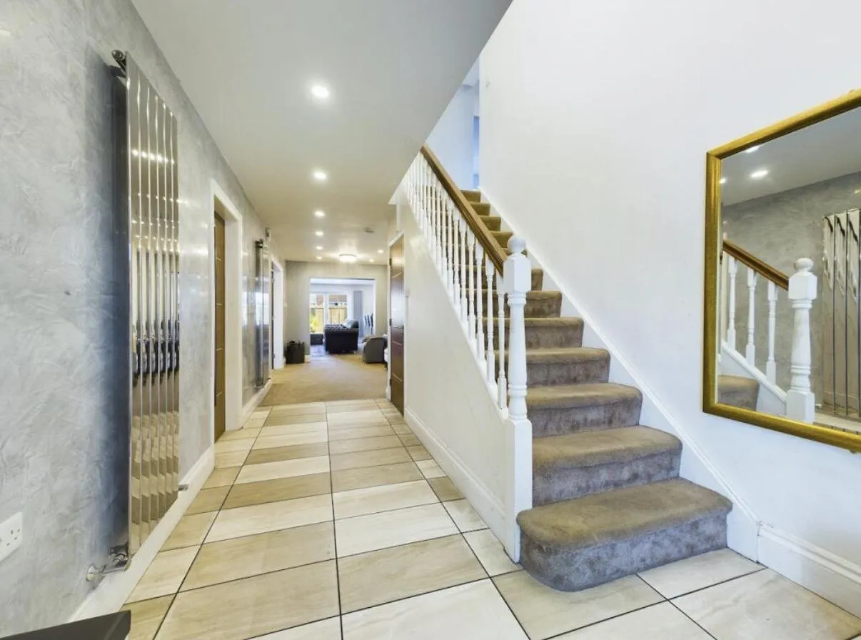 Seymour Grove, M16, photo 2
