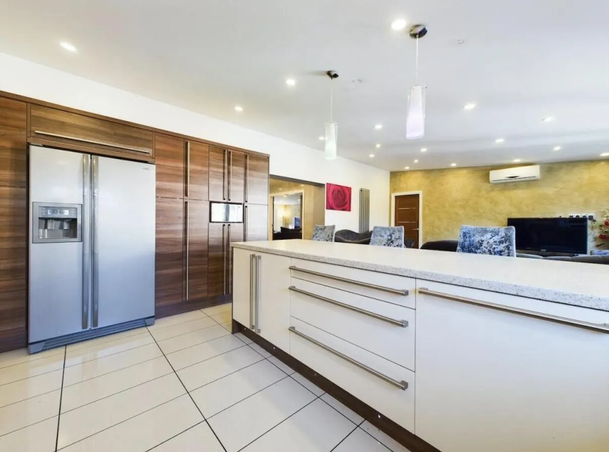 Seymour Grove, M16, photo 4
