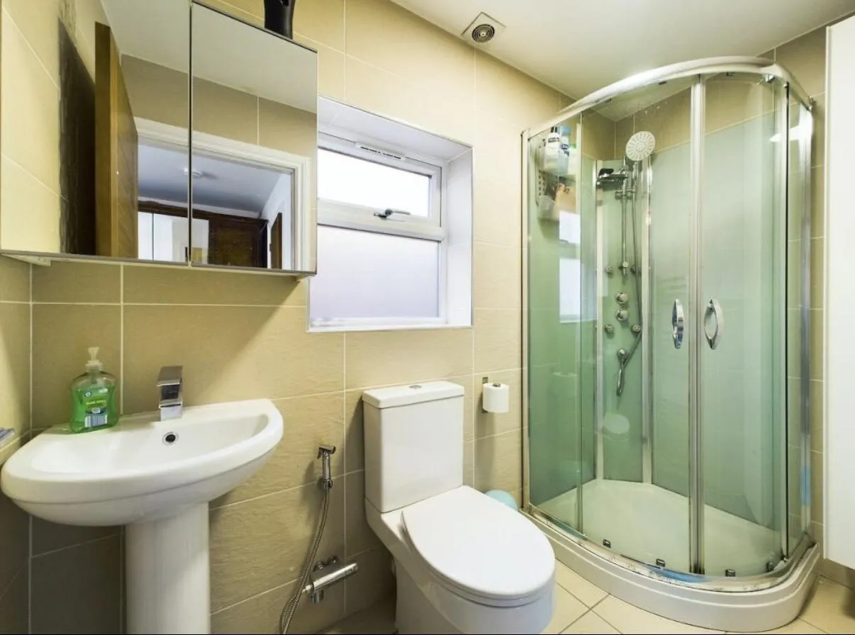 Seymour Grove, M16, photo 15