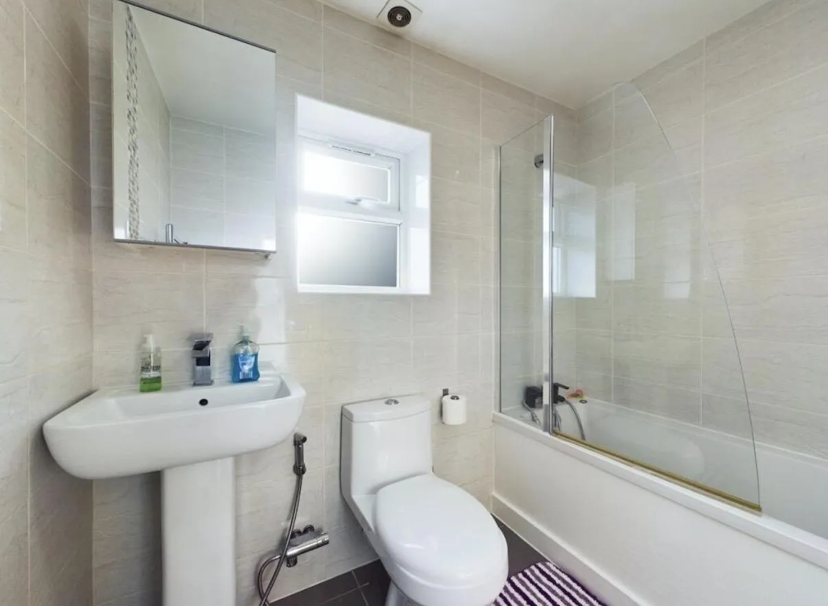 Seymour Grove, M16, photo 26