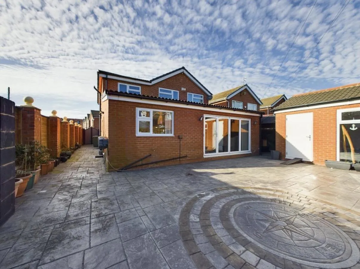 Seymour Grove, M16, photo 28