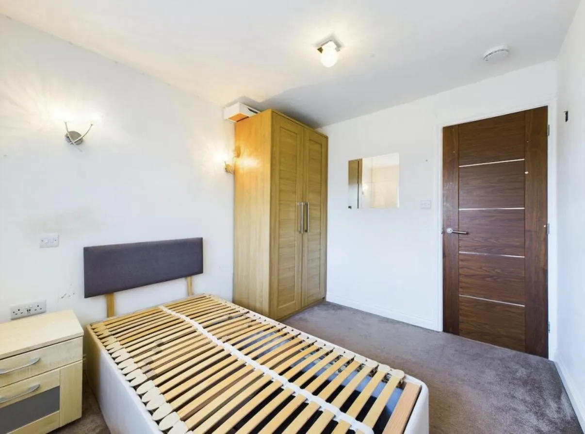 Seymour Grove, M16, photo 25