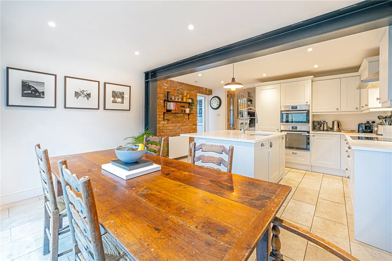 Broad Lane, Hampton, Middlesex, TW12 3BX, photo 5