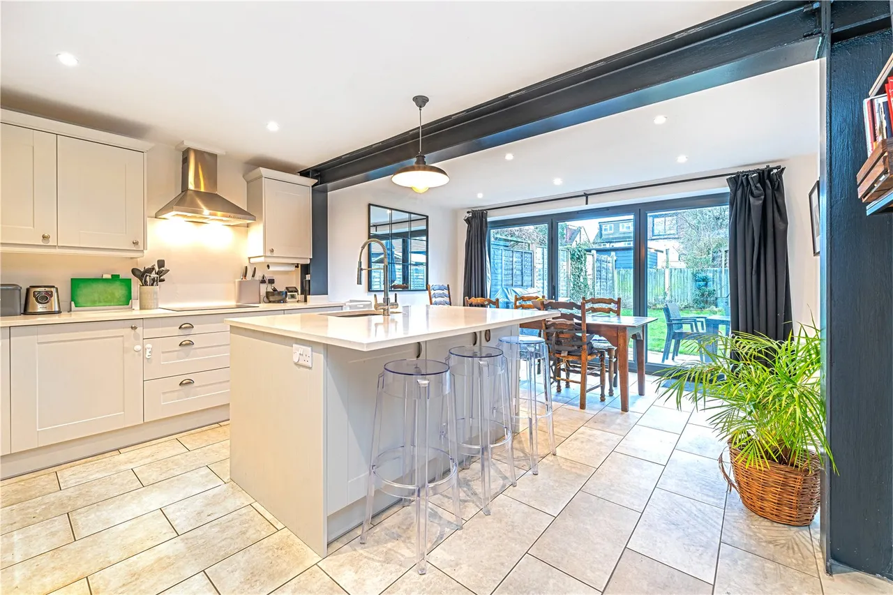 Broad Lane, Hampton, Middlesex, TW12 3BX, photo 4