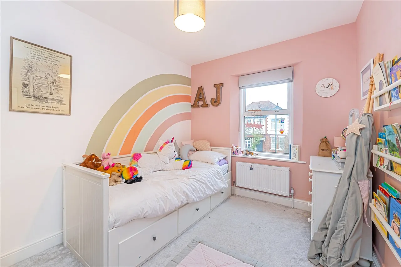 Broad Lane, Hampton, Middlesex, TW12 3BX, photo 7