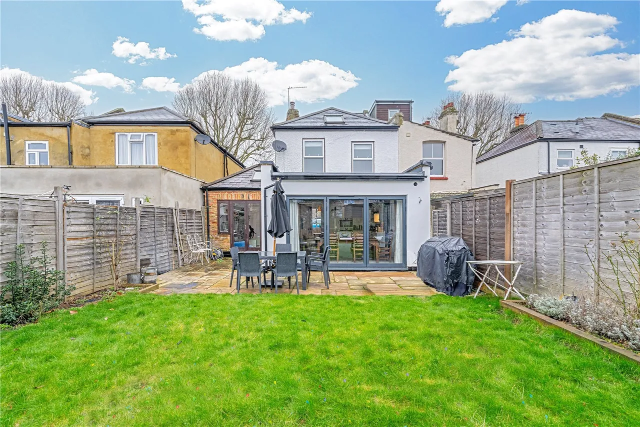 Broad Lane, Hampton, Middlesex, TW12 3BX, photo 9