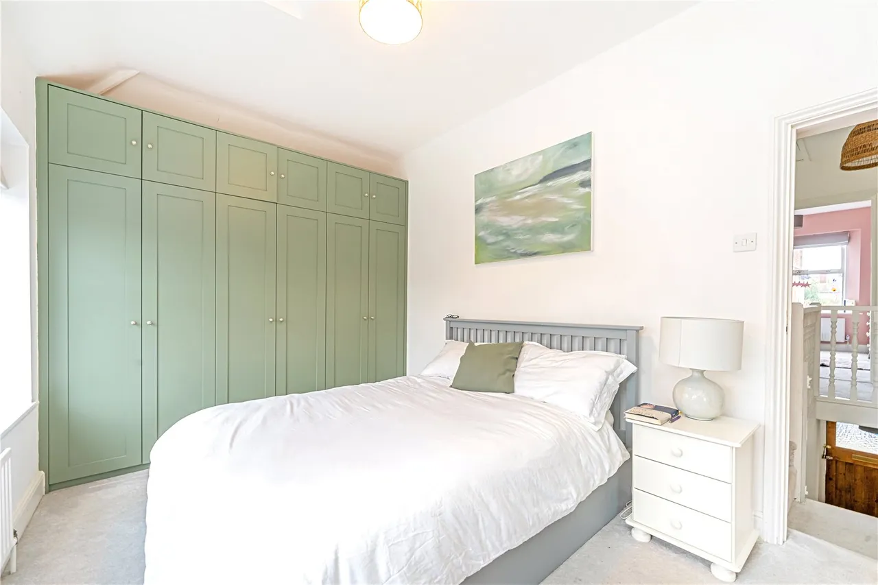 Broad Lane, Hampton, Middlesex, TW12 3BX, photo 6