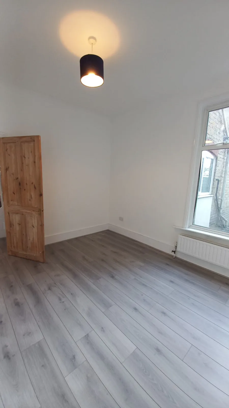 4 Bedroom house in heart of Westcliff on Sea, photo 6