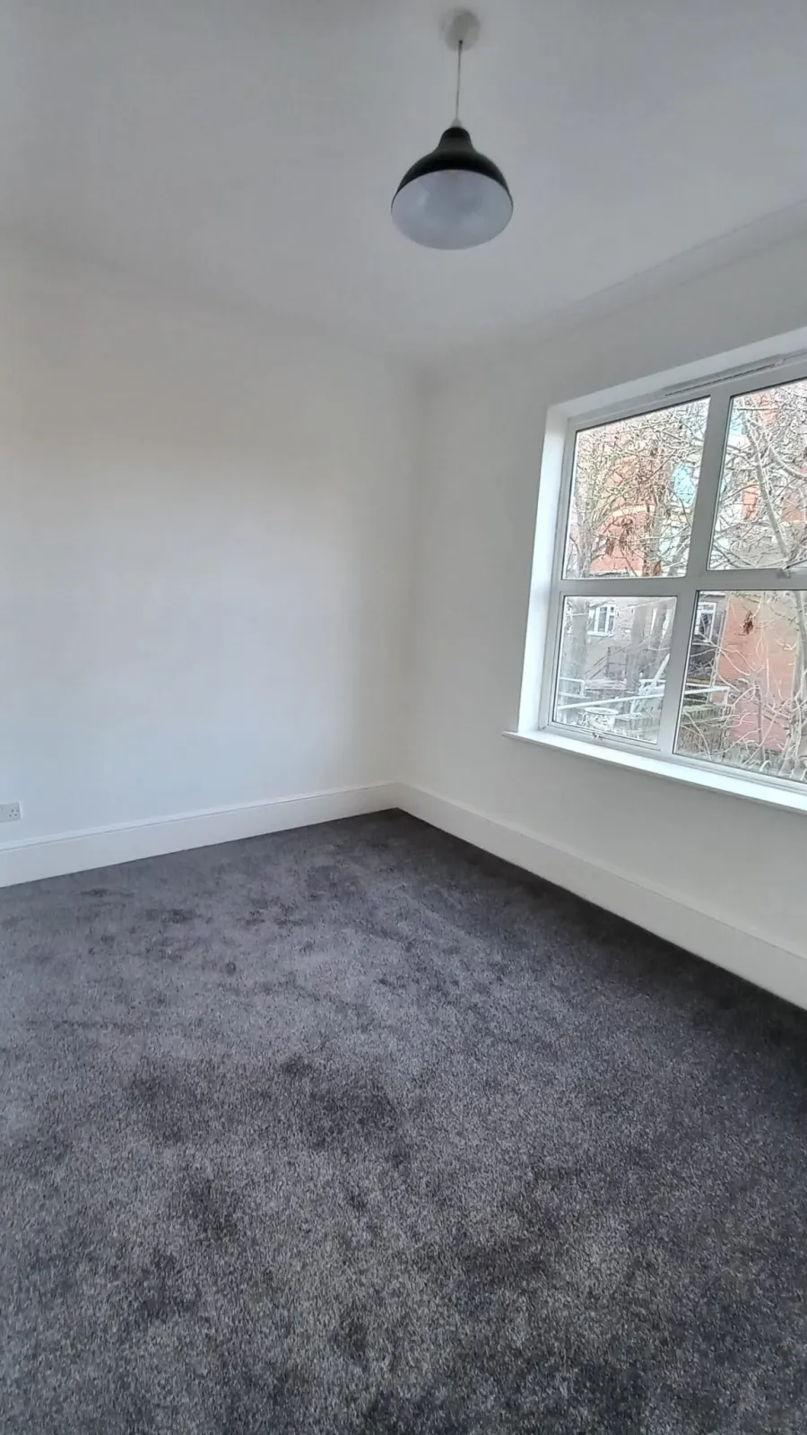 4 Bedroom house in heart of Westcliff on Sea, photo 15