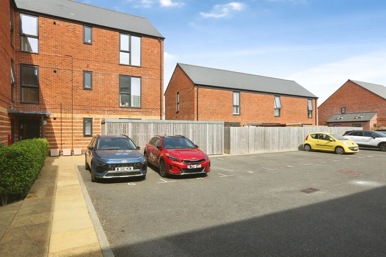 Argus Road, Lee-On-The-Solent, photo 10