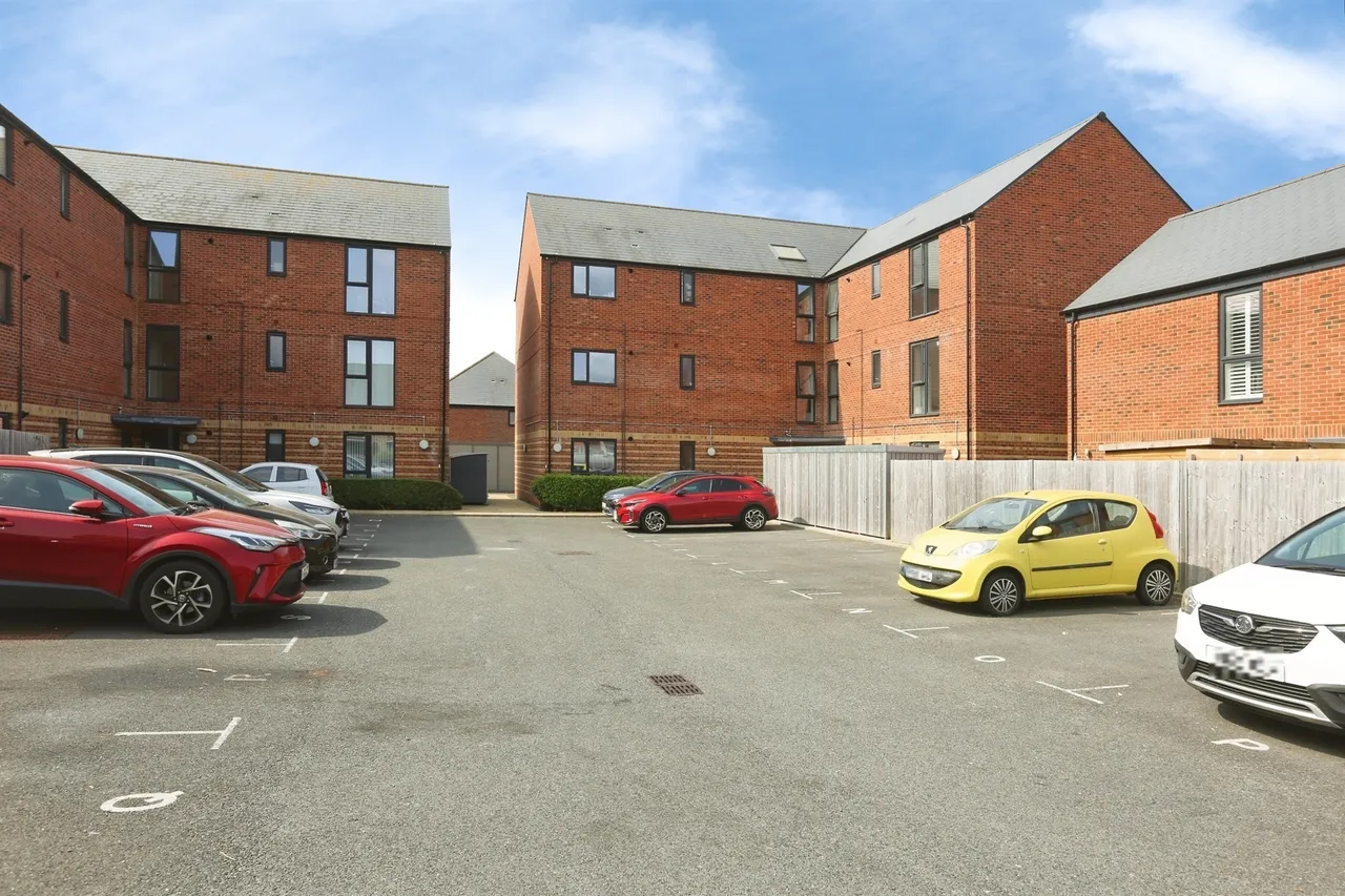 Argus Road, Lee-On-The-Solent, photo 12