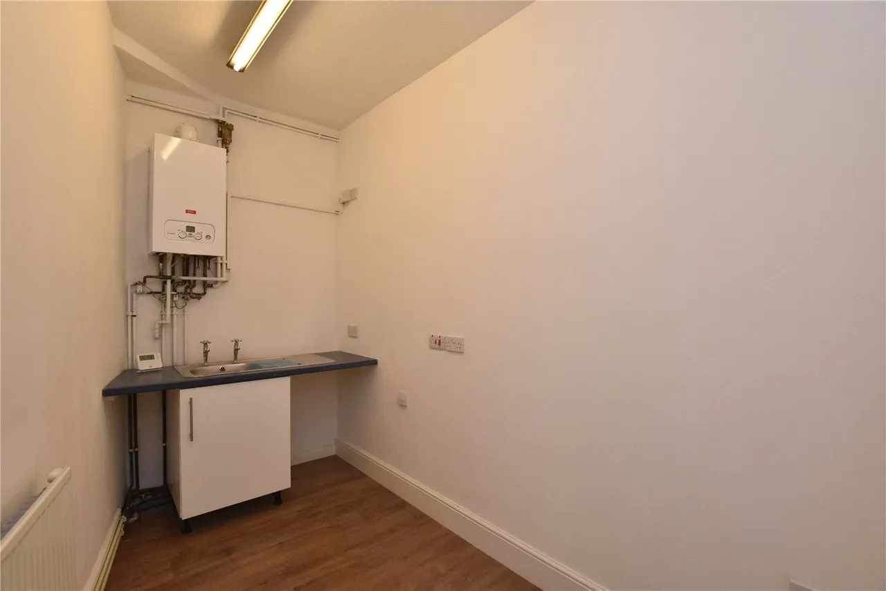 Manchester Road, Heywood, OL10, photo 18
