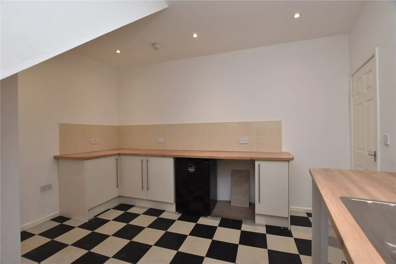 Manchester Road, Heywood, OL10, photo 10