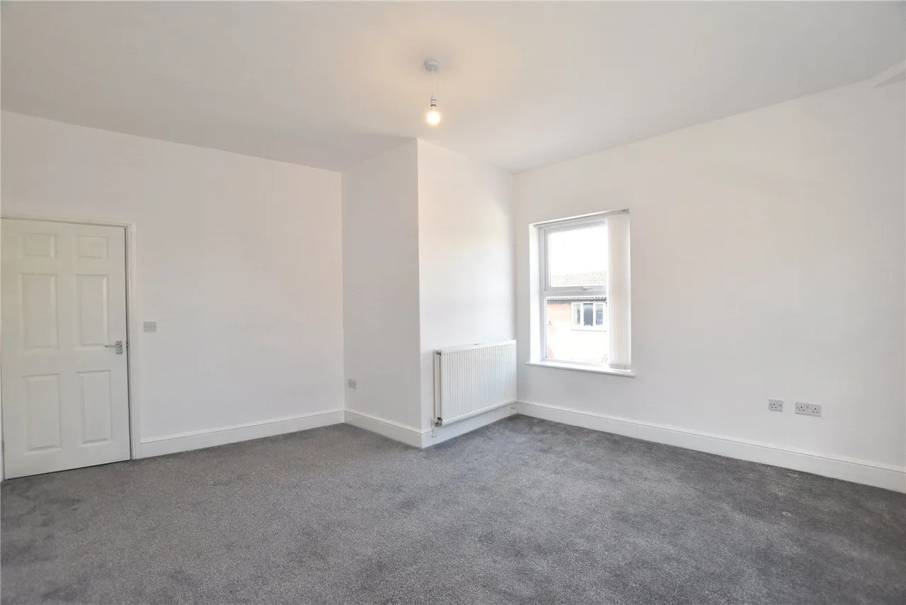 Manchester Road, Heywood, OL10, photo 2