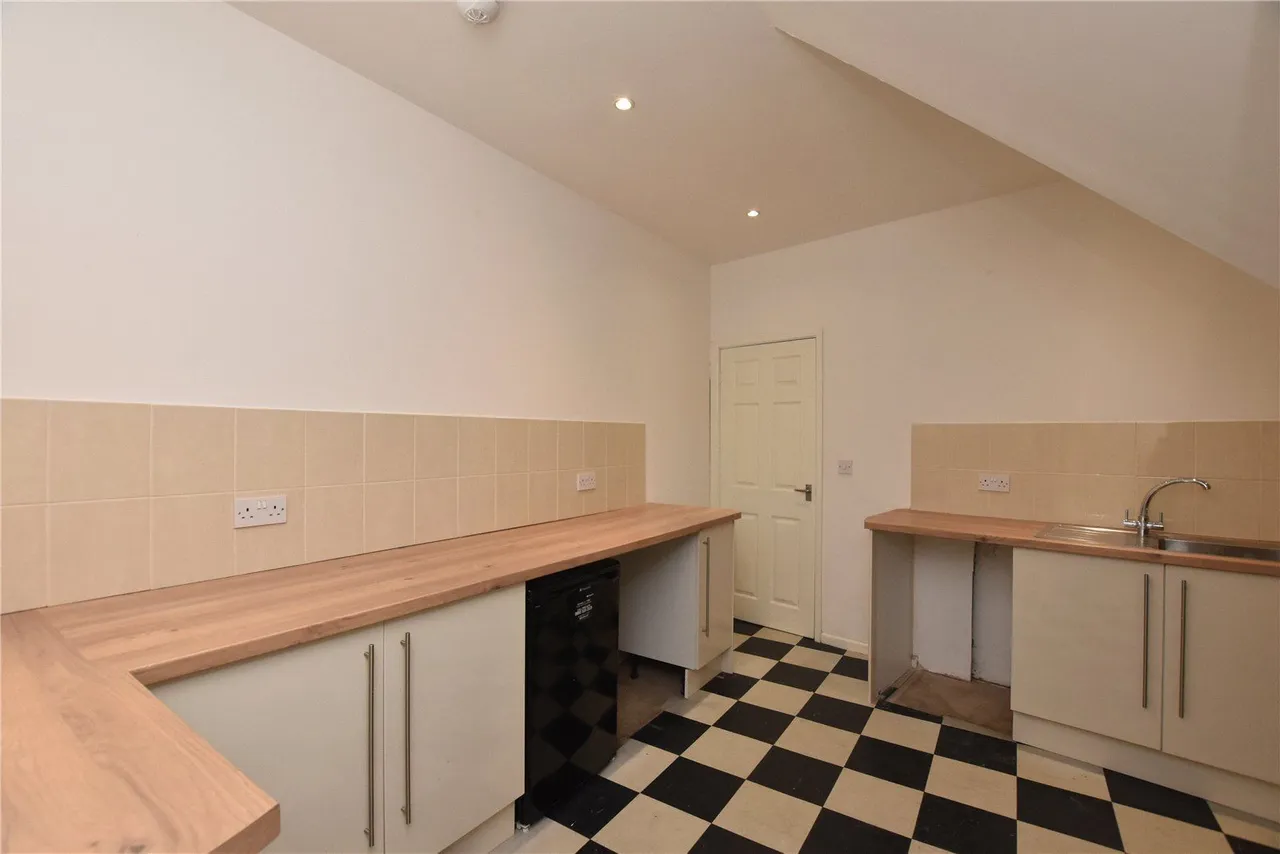 Manchester Road, Heywood, OL10, photo 11