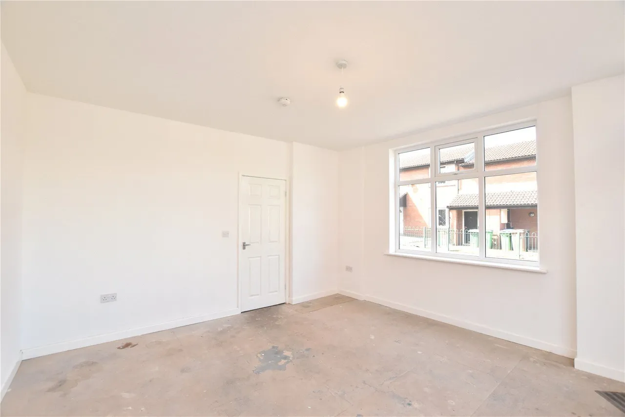 Manchester Road, Heywood, OL10, photo 4
