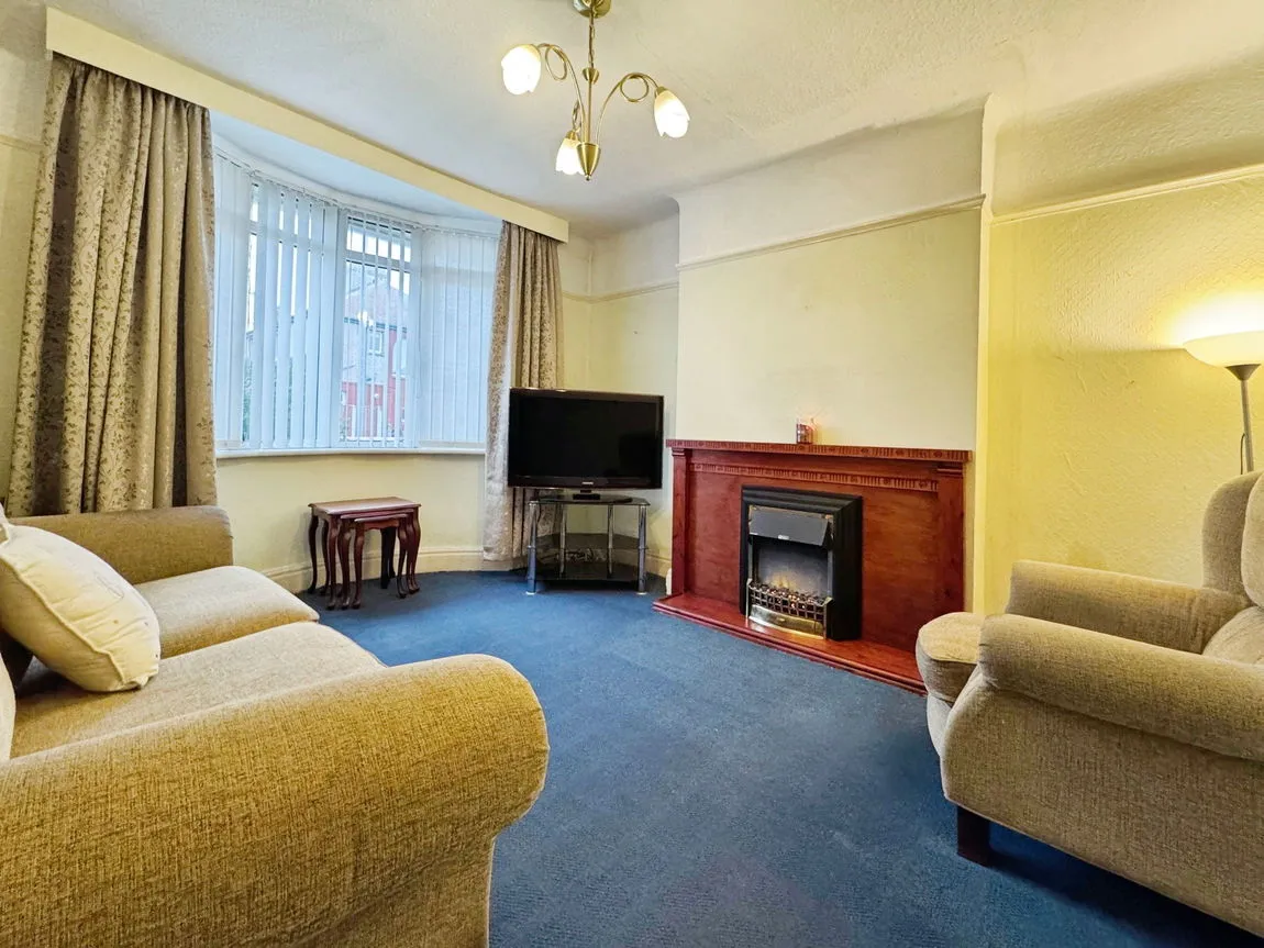 Clifton Park Road, Rhyl, Denbighshire, LL18 4AW, photo 2