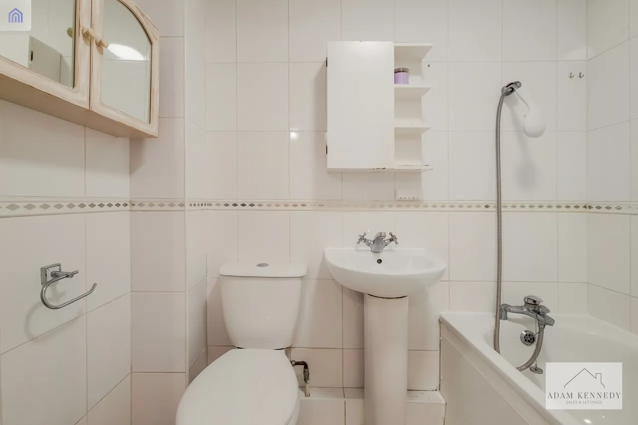 64 Chaffinch Close, Edmonton, London, N9 8UG, photo 4
