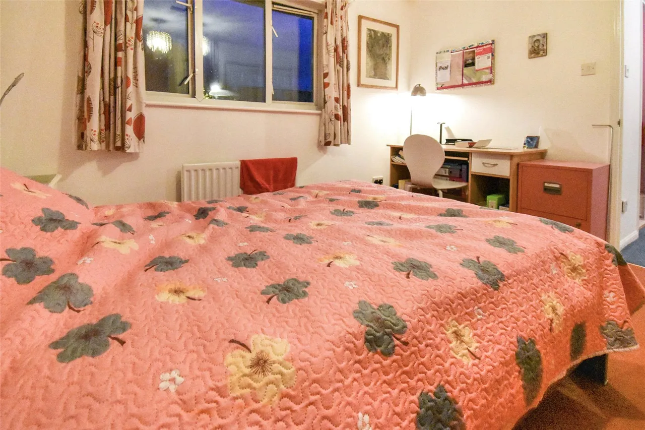 Bardsley Drive, Farnham, Surrey, GU9 8UH, photo 7