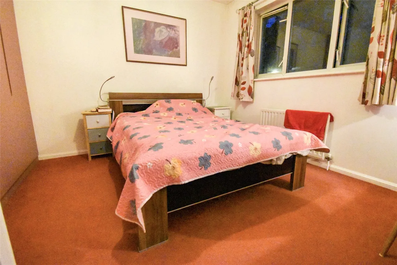 Bardsley Drive, Farnham, Surrey, GU9 8UH, photo 9