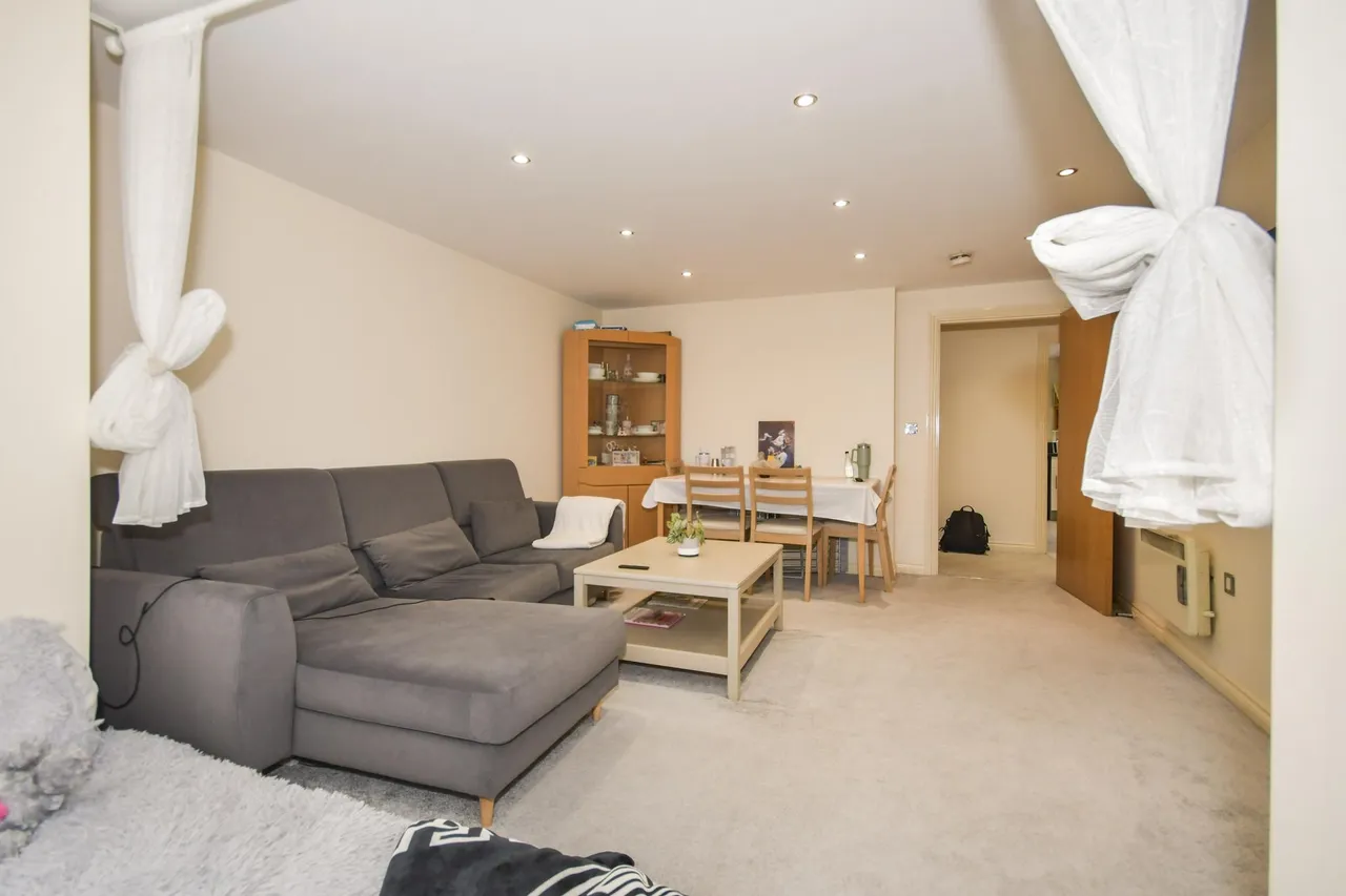 Spinner Croft, Chesterfield, S40, photo 3