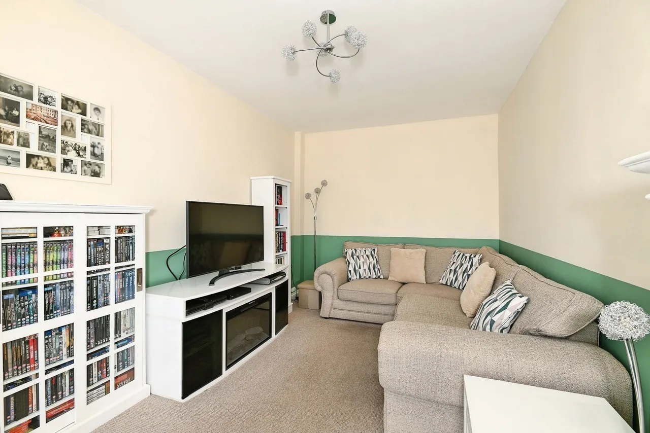 The Broadway, Minster on Sea, ME12, photo 5